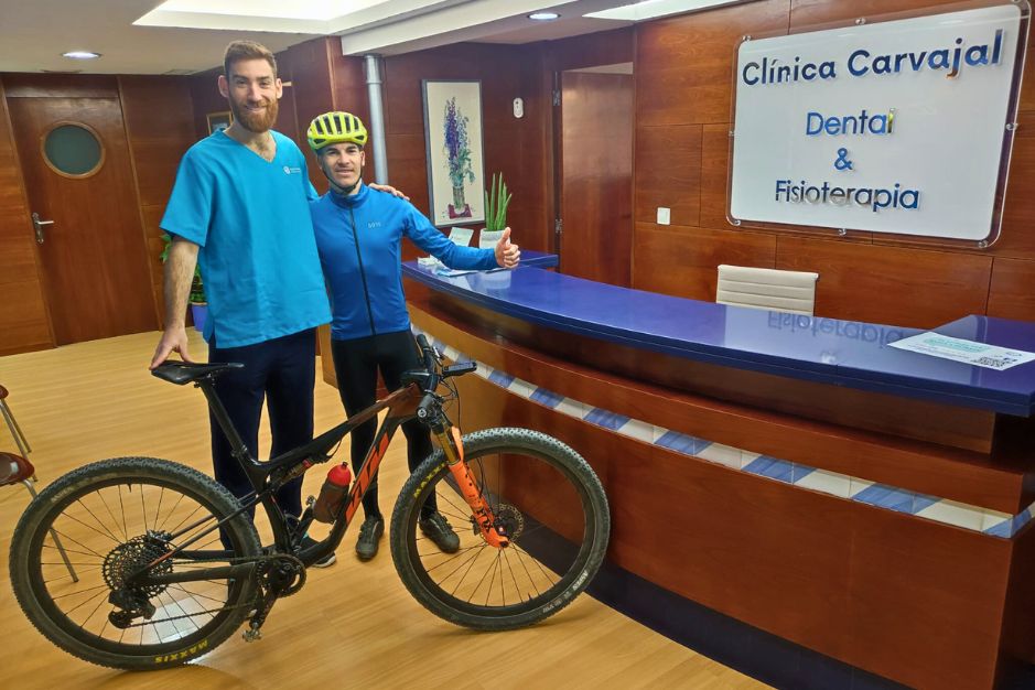 clinica fisioterapia jaen pablo carvajal patrocinador deporte ciclismo
